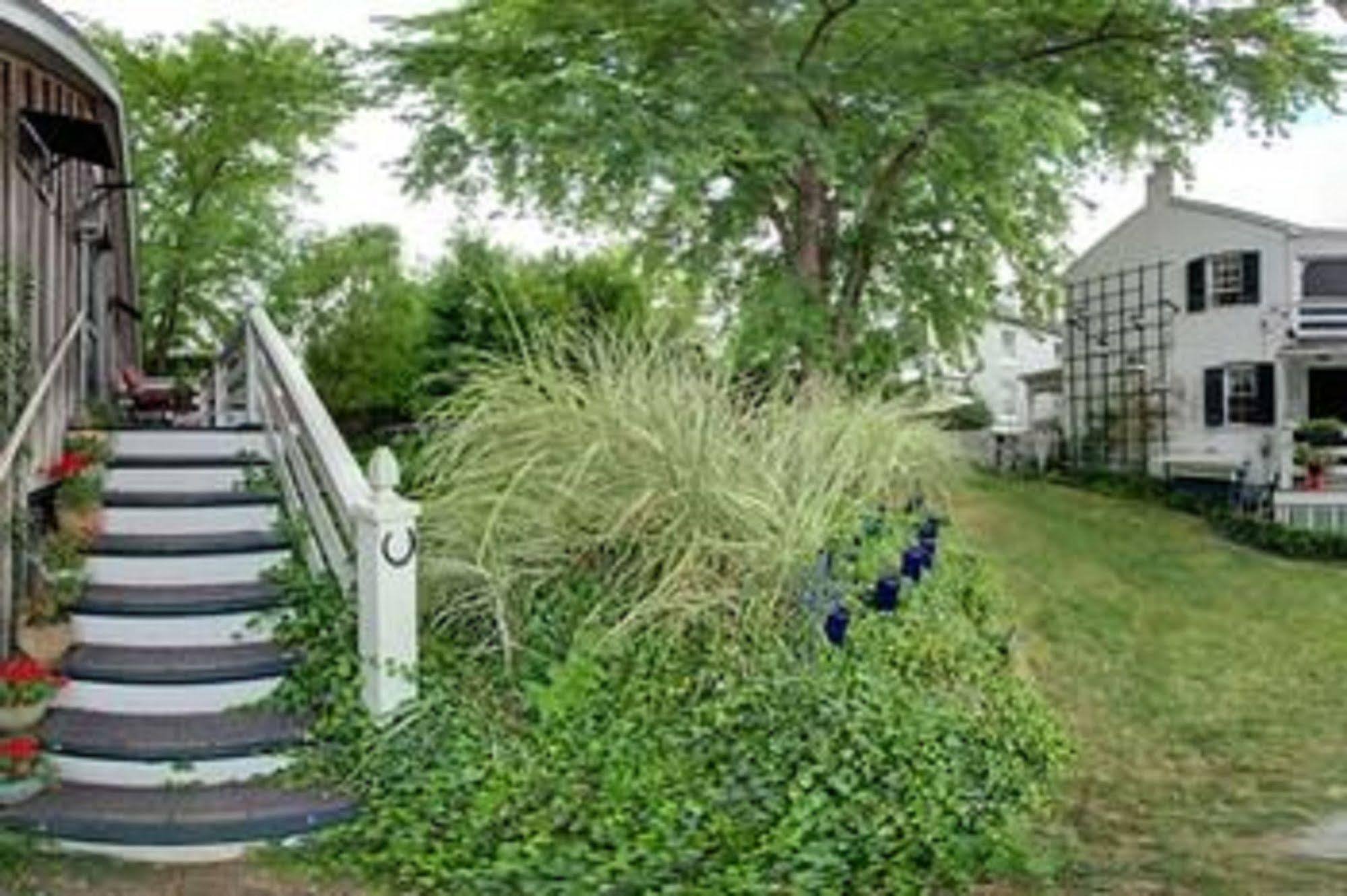 Lily Garden Bed And Breakfast Harpers Ferry Exterior photo