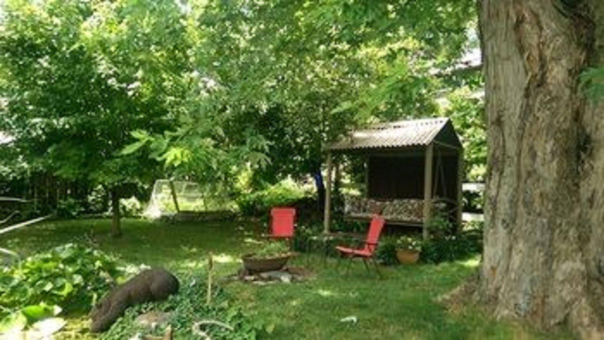 Lily Garden Bed And Breakfast Harpers Ferry Exterior photo
