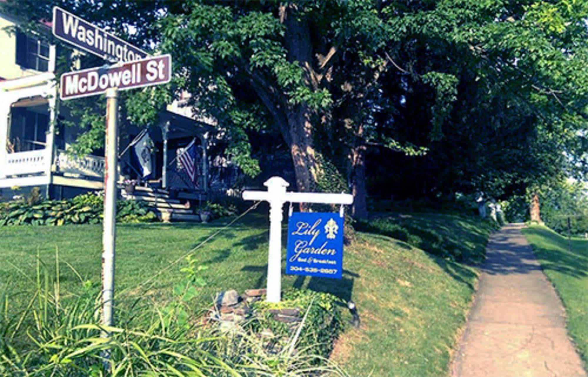 Lily Garden Bed And Breakfast Harpers Ferry Exterior photo